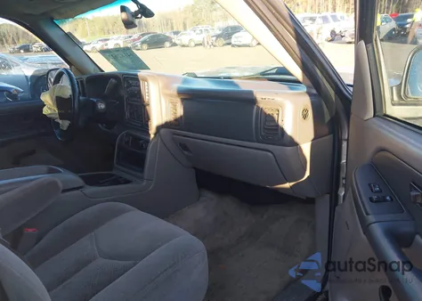 2003 Chevrolet Suburban 1500 Ls z USA, uszkodzony, nr VIN 3GNEC16Z03G161450